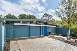 315 Mt Shasta Dr in San Rafael, CA - Building Photo - Building Photo