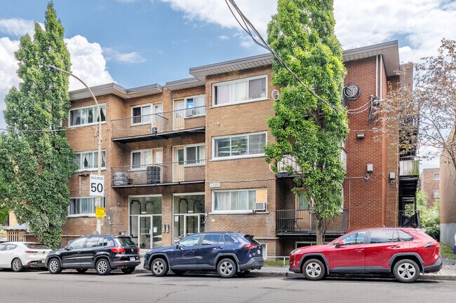 5700 De Salaberry Rue in Montréal, QC - Building Photo - Primary Photo