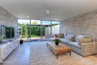 4411 N 40th St in Phoenix, AZ - Building Photo - Building Photo