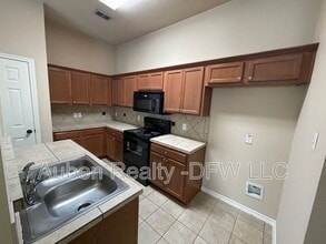 2410 Ravenwood Ct in Mansfield, TX - Building Photo - Building Photo