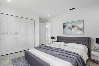 2926 NW 58th St in Miami, FL - Building Photo - Building Photo