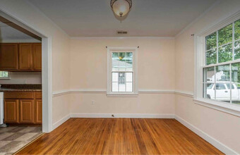 1105 E Williams Cir in Elizabeth City, NC - Foto de edificio - Building Photo