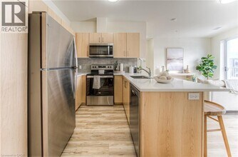 301 Westmount Rd W in Kitchener, ON - Building Photo - Building Photo