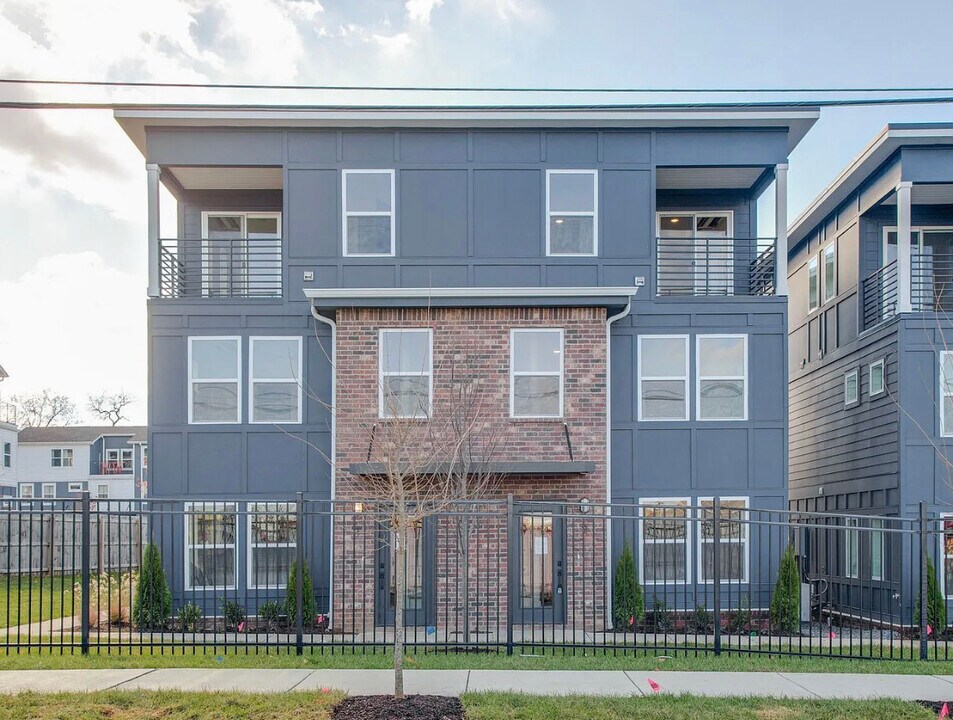 102 Duke St in Nashville, TN - Building Photo