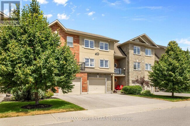 49 Ferndale Dr S in Barrie, ON - Building Photo - Building Photo
