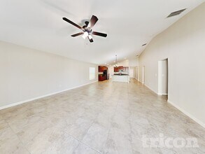 9701 Sage Creek Dr in Ruskin, FL - Building Photo - Building Photo