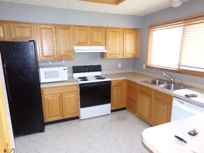 8123 Mathew Pl in Lincoln, NE - Building Photo - Building Photo