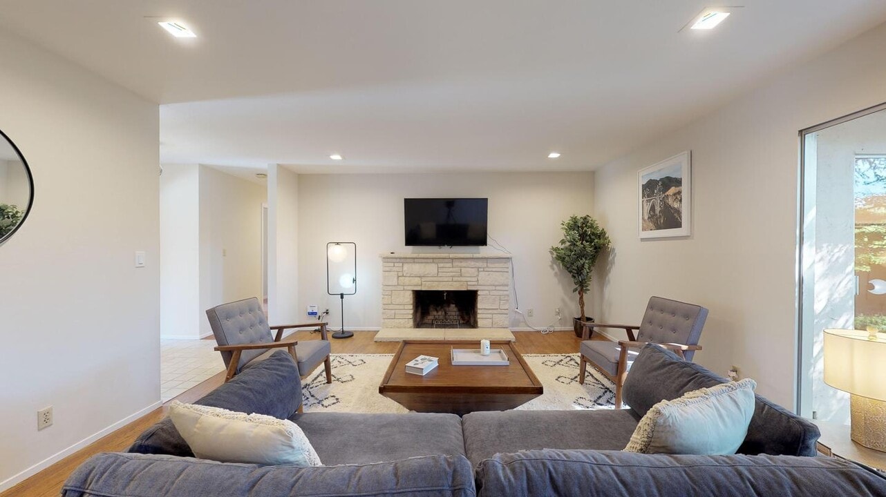 1233 Levin Ave in Mountain View, CA - Building Photo