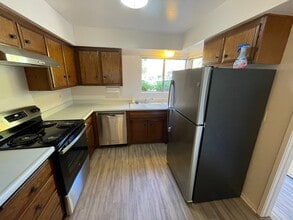 7369 Elmhurst Pl in Goleta, CA - Building Photo - Building Photo