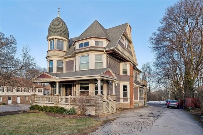 property at 1108 Lake Ave