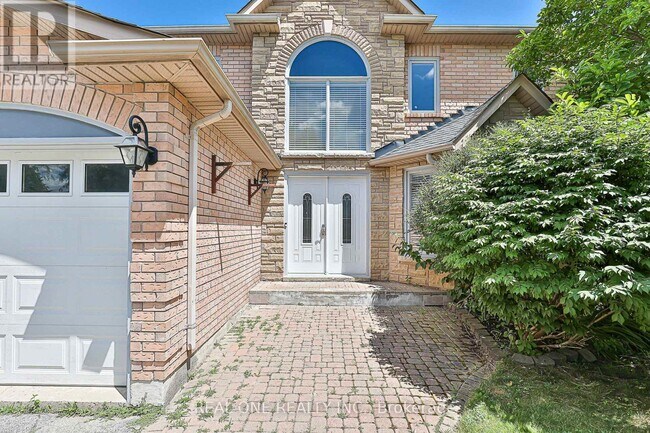 493 Sandalwood Ct in Oshawa, ON - Building Photo - Building Photo