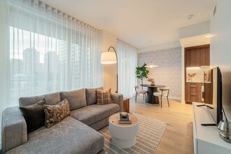 1200 Rue Drummond in Montréal, QC - Building Photo - Building Photo