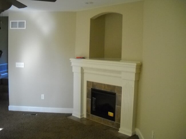 13771 Post Oak Ln in Platte City, MO - Building Photo - Building Photo