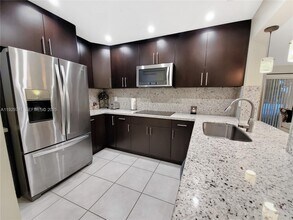 15701 SW 137th Ave in Miami, FL - Building Photo - Building Photo