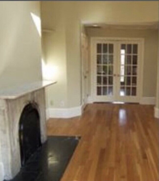 219 W Newton St, Unit 4 in Boston, MA - Foto de edificio - Building Photo