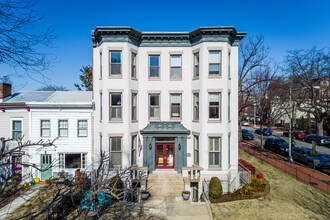 424 E Capitol St NE in Washington, DC - Building Photo - Building Photo