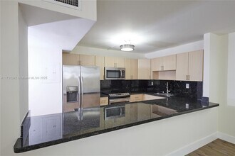 5845 Collins Ave in Miami Beach, FL - Building Photo - Building Photo