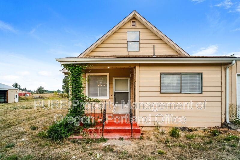 32125 SE Hinman Ave in Estacada, OR - Building Photo