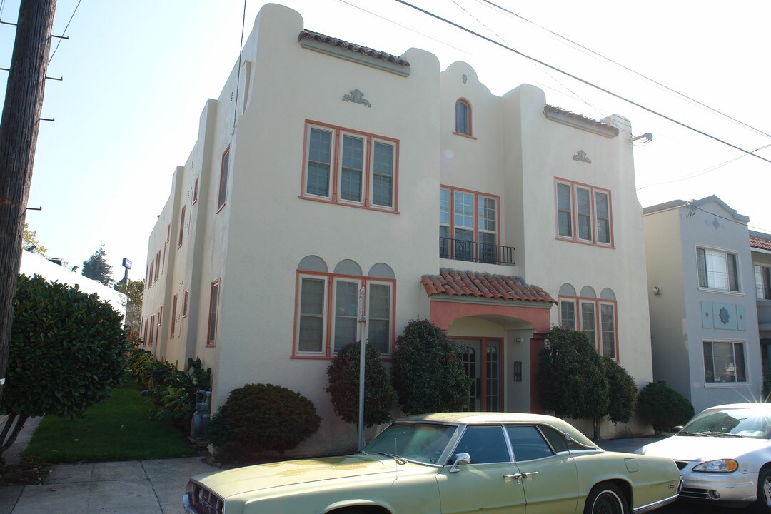 4124 Emerald St in Oakland, CA - Building Photo