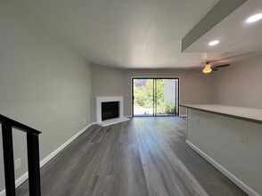 Adobe Creek Apartments in Napa, CA - Building Photo - Interior Photo