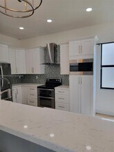 9136 SW 36th Mnr in Miramar, FL - Foto de edificio - Building Photo