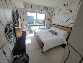 7390 SW 99th St, Unit A11 in Pinecrest, FL - Building Photo - Building Photo