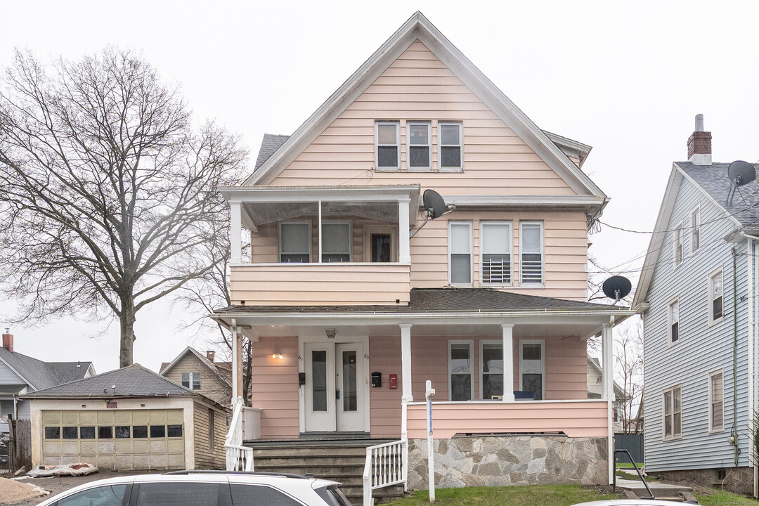 61-63-63 Atwater St in Bridgeport, CT - Building Photo