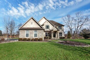 8006 Caraway Ave in Dublin, OH - Building Photo