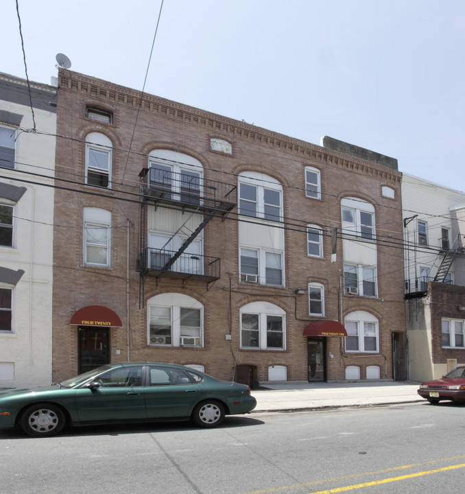420-422 E Jersey St in Elizabeth, NJ - Foto de edificio