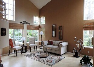 12612 Springbrook Dr in San Diego, CA - Building Photo - Building Photo