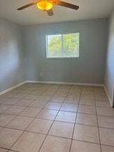 300 Anita Ave S in Lehigh Acres, FL - Foto de edificio - Building Photo