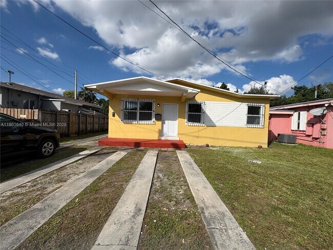 1491 NW 56th St in Miami, FL - Building Photo - Building Photo