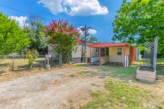 101 S Harrison Ave in McGregor, TX - Building Photo - Building Photo