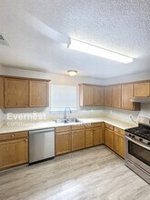 551 Eagles Crossing Cir in Riverdale, GA - Foto de edificio - Building Photo