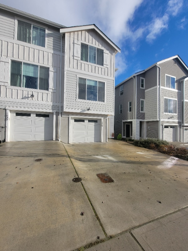 1018 NW Highgarden Dr in Bremerton, WA - Building Photo - Building Photo