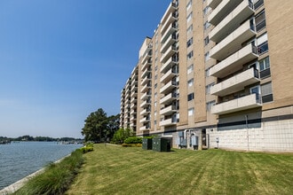 The Algonquin House in Norfolk, VA - Foto de edificio - Building Photo