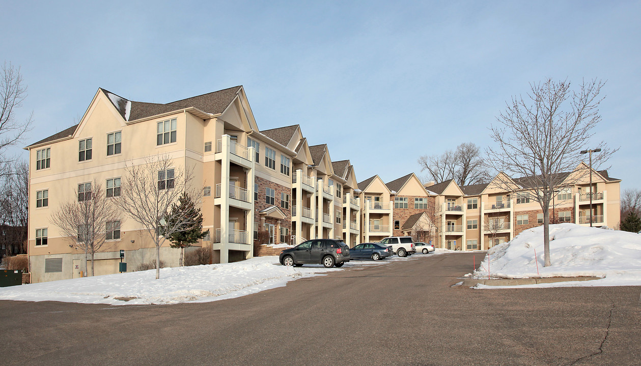 River Ridge Condos in Eagan, MN - Building Photo