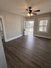 1017 W Locust St in Springfield, MO - Building Photo - Building Photo
