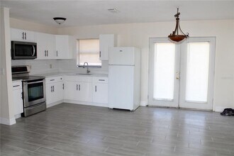 11637 Kerry Ct in Largo, FL - Building Photo - Building Photo