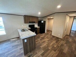 6 Tower Manor Dr in Auburndale, FL - Building Photo - Building Photo