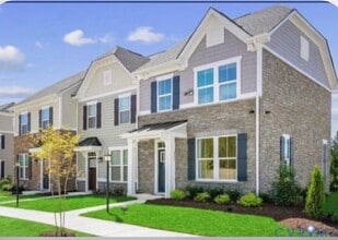 501 Old Lime Pl in Sandston, VA - Foto de edificio - Building Photo