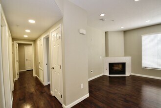 7167 S Durango Dr in Las Vegas, NV - Building Photo - Building Photo