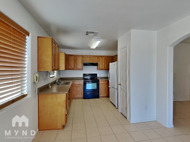 9828 W Lapaz Ln in Arizona City, AZ - Building Photo - Building Photo