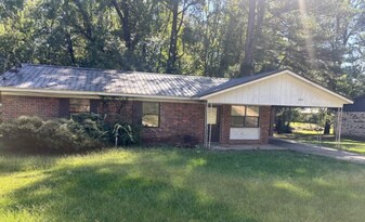 803 Fernwood St in Baldwyn, MS - Building Photo