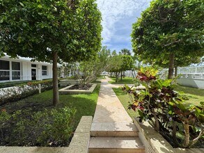 4747 Collins Ave in Miami Beach, FL - Building Photo - Building Photo