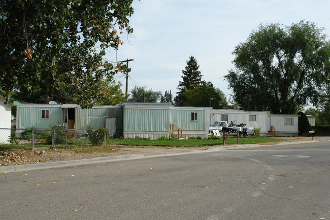 321 Idaho St in Middleton, ID - Foto de edificio - Building Photo