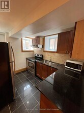 179 St Clair Ave E in Toronto, ON - Building Photo - Building Photo