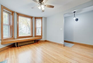 532 Thomas Ave, Unit #1 in Forest Park, IL - Foto de edificio - Building Photo