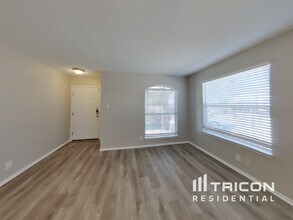 622 Lynx Mountain in San Antonio, TX - Building Photo - Building Photo