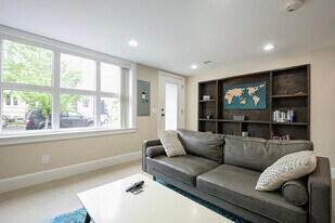 717 F St NE in Washington, DC - Building Photo